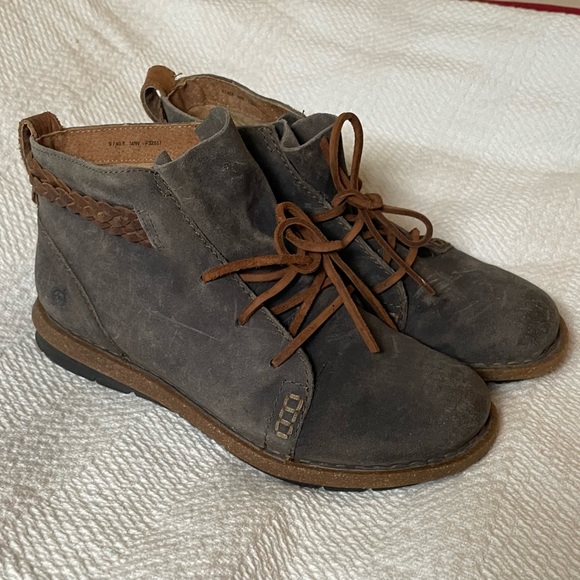 Born Dark Gray Lace Up Casual Ankle Boots Womens size 9.5 - F32517 - Picture 2 of 7